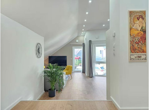 Topaz - Design Loft at the Castle, Parking and Balcony - For Rent