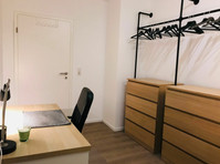 Apartment fully furnished, full service, for 2 people - השכרה