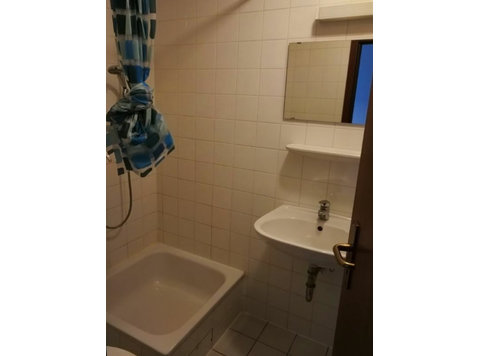 Pretty home - great view! - For Rent