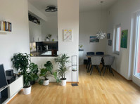 Spacious, stylishly furnished home in a quiet but central… - 出租