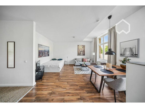 Liebevoll eingerichtete Wohnung / Loft in Magdeburg mit… - Zu Vermieten