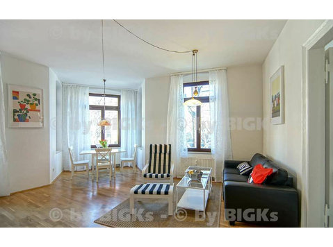 A Fantastic flat with parking in a period appartment in… - For Rent