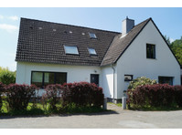 Big Furnished House with four bedrooms in Western Hamburg - Vuokralle