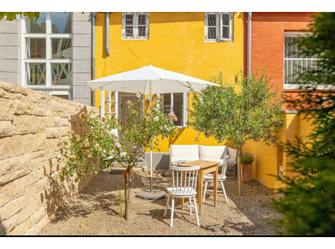 Idyllic old building dream with garden - For Rent