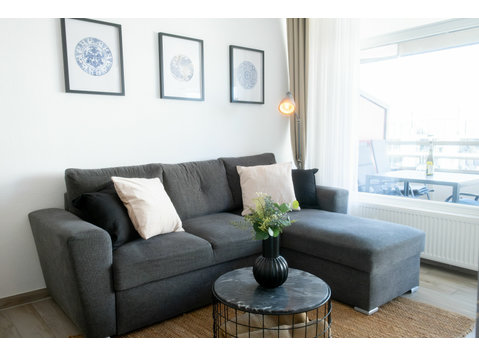 Sea view - top location - For Rent