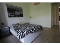 3 fully furnished rooms available in renovated old building… - Te Huur