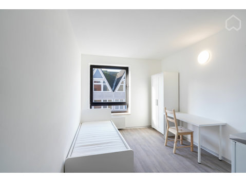 Cozy and bright apartment for students in Kiel - For Rent
