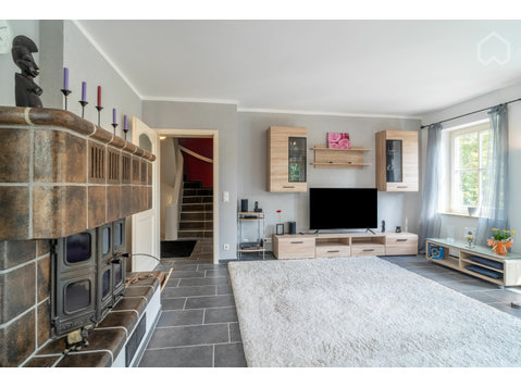 Gemütliches Zuhause - Neu renovierte Doppelhaushälfte im… - Zu Vermieten