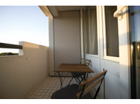 HejU Design | Parking | Balcony | Kingsize - For Rent