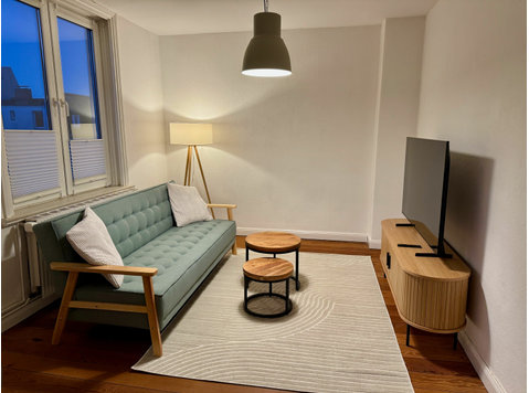 HyggeStay | central | double bed +1 | workspace | highspeed… - For Rent