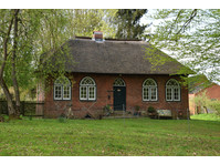 Living in a Manorhouse, half an hour drive to Hamburg - For Rent