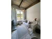 Luebeck Altstadt / City Centre: Quietly located townhouse… - Aluguel