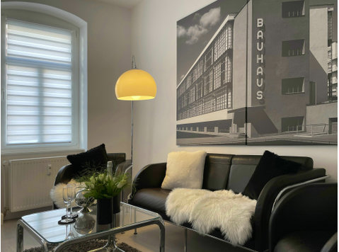 BAUHAUS Design luxury-apartment, 20s, with garden - 	
Uthyres