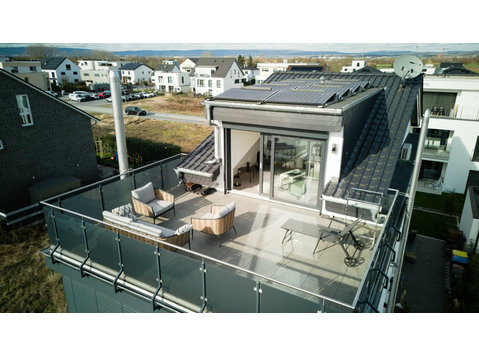 Penthouse with spacious roof terrace - 	
Uthyres