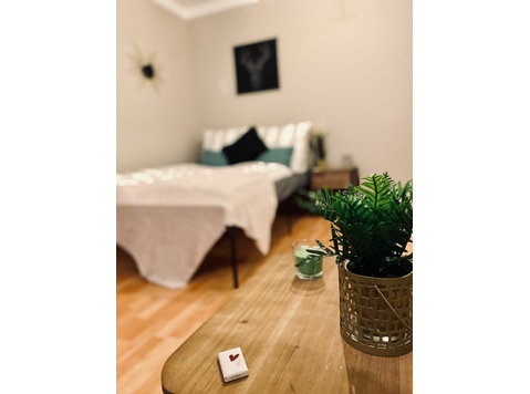 Stylisches Studio★Balkon★WLAN★Netflix★Küche★City - Ενοικίαση