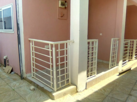 Executive Chamber & Hall Self-contained At Dansoman For Rent - Appartamenti