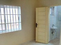 Executive Chamber & Hall Self-contained At Dansoman For Rent - Apartamentos