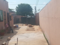 Commercial Property for Sale at Kaneshie Accra - Ofisi/komercplatība