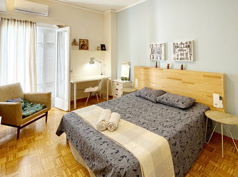 "APOLLO" Athens Center Room In 3 Bedroom - Pisos compartidos