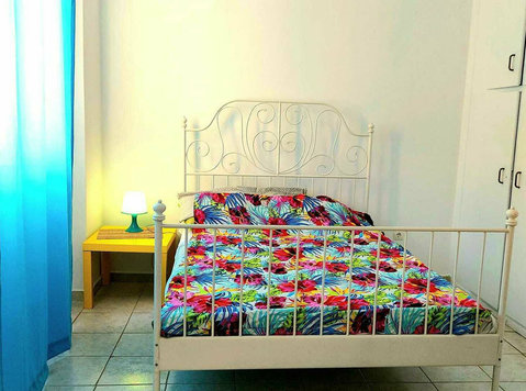 Sunny 2 rooms apartment for tourists- centrum of Athens - Apartamentos