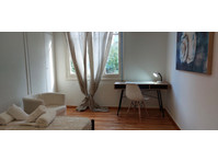 Fokionos Negri, Athina