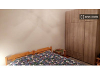 Room for rent in 2-bedroom apartment in Thessaloniki - Аренда