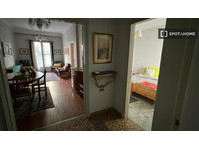 Room for rent in 2-bedroom apartment in Thessaloniki - De inchiriat