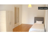Zimmer zu vermieten in 3-Zimmer-Wohnung in Thessaloniki - Zu Vermieten