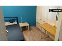 Pokój do wynajęcia w 3-pokojowym mieszkaniu w Salonikach - Do wynajęcia