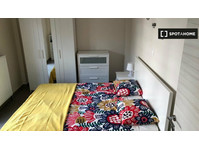Rooms for rent in 2-bedroom apartment in Thessaloniki - K pronájmu