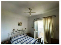 A first floor one bedroom apartment in Makry Gialos. - شقق