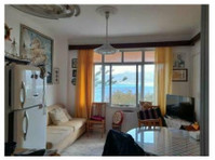 House with sea view, near the harbor. - Appartements