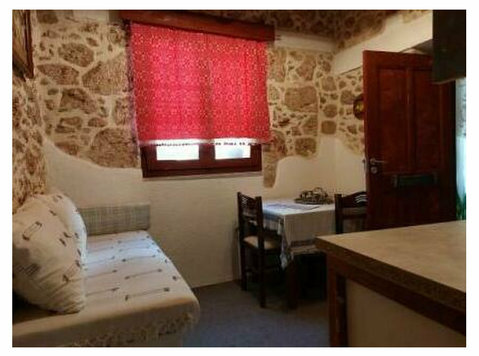 Zakros, Sitia:traditional ground floor stone apartment. - Апартаменти