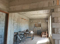 Half-finished house just 720 meters from the sea . - Σπίτια