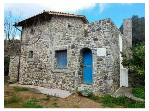 Traditional new built stone house for sale in Kato Episkopi - Case