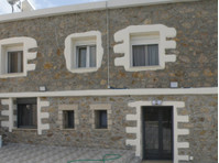 Eparchiaki Odos Agiou Sylla-Axos, Geropotamos - Häuser