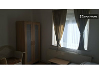 Se alquila habitación en piso de 4 dormitorios en Róterdam - Til leje