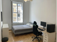 Flatio - all utilities included - Spacious room + private… - Stanze