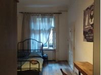 Flatio - all utilities included - room with private… - Woning delen