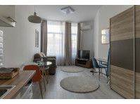 Flatio - all utilities included - 1.5 bedroom apartment in… - Na prenájom