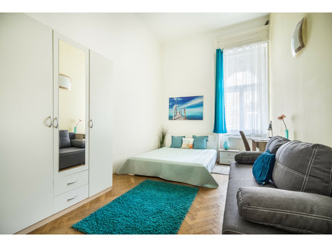Flatio - all utilities included - 4 bedrooms apartment next… - Kiadó