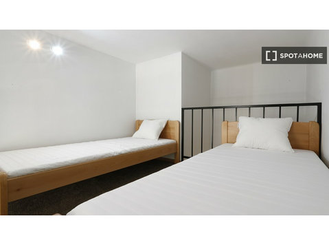 Bed for rent in a residence in Budapest Downtown - الإيجار