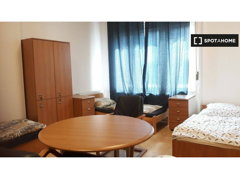 Bed in 4 people shared room Budapest! - 出租