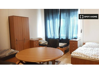 Cama en habitación compartida 4 personas Budapest! - Alquiler