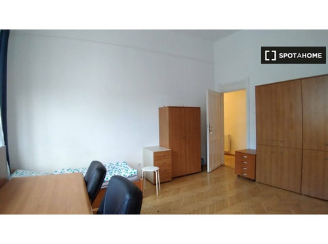 Cama en una habitación doble en alquiler en Budapest - Alquiler