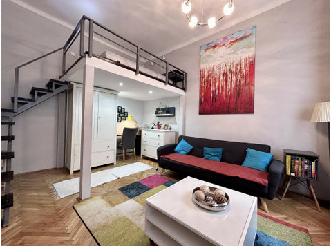 Flatio - all utilities included - Cosy gallery studio in… - For Rent