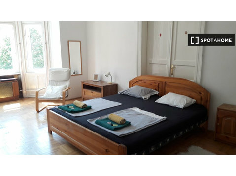 Room for rent in 5-bedroom apartment in Budapest - 空室あり