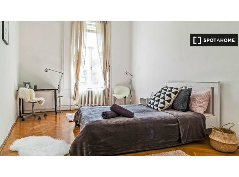Aluga-se quarto em apartamento de 6 quartos em Budapeste - Aluguel
