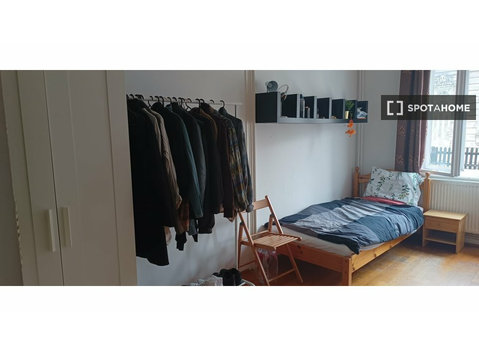 Alugo quarto em apartamento de 4 quartos em Budapeste - Aluguel
