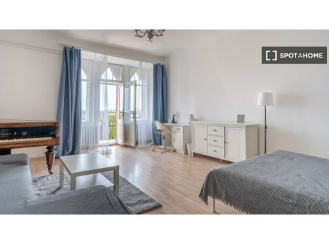 Room for rent in a 4-bedroom apartment in Budapest - 出租